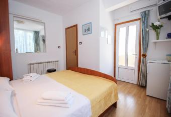 Apartments Sonja has Balcony rooms