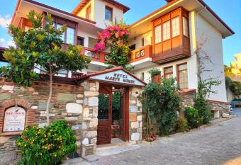 Hotel Mary s House has Balcony rooms