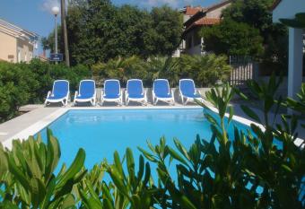 Villa Laurus I has Balcony rooms