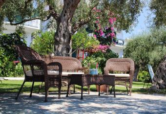 Giovanni Group Apartments has Balcony rooms