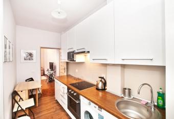 Apartament   agiewniki allows 18 year olds to book a room