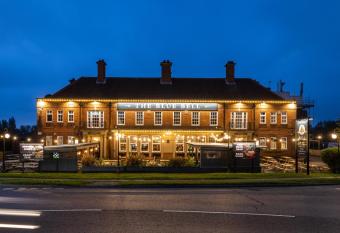 Blue Bell Lodge Hotel allows 18 year olds to book a room