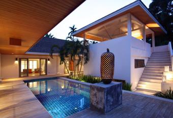 Nai Harn Beach Villa has Balcony rooms