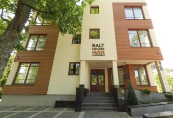 BaltHouse Apartments has Balcony rooms