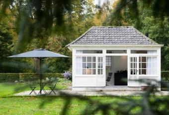 Het Witte Kasteel has Balcony rooms