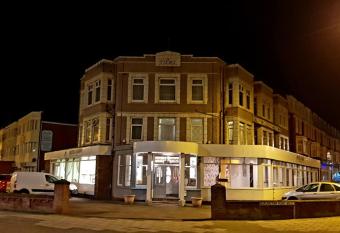 Hotel Avano - Pleasure Beach allows 18 year olds to book a room