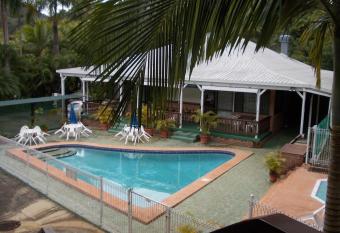The Islands Inn Motel allows 18 year olds to book a room