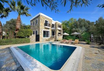 Salmakis Villas has Balcony rooms