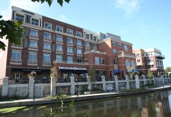 Hotel Indigo Naperville Riverwalk By IHG has Balcony rooms