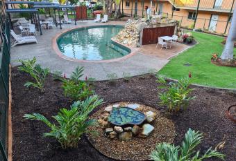 Alatai Holiday Apartments allows 18 year olds to book a room