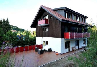 Schlesierhaus has Balcony rooms