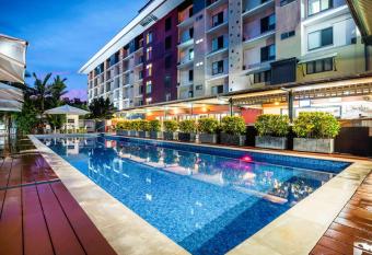 Novotel Darwin Airport allows 18 year olds to book a room