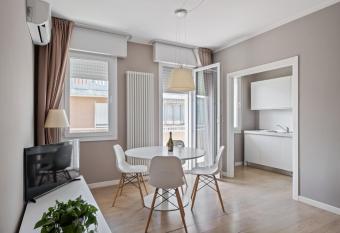 MyPlace Padova Porta San Giovanni has Balcony rooms