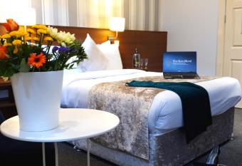 The Gate Hotel allows 18 year olds to book a room