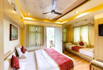 Hotel Vishram allows 18 year olds to book a room