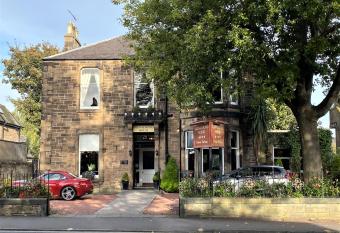 Glenalmond House has Balcony rooms