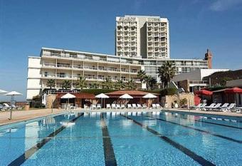 Luxury Sea View Apartment has Balcony rooms