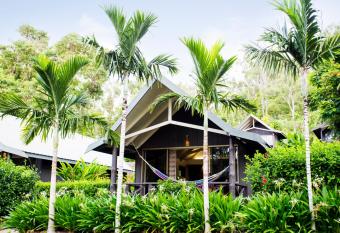 Palm Bungalows allows 18 year olds to book a room