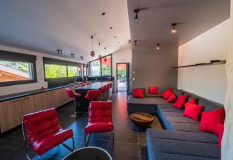 La Verri  re du Lac has Balcony rooms