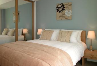 Liberty Wharf Apartments has Balcony rooms