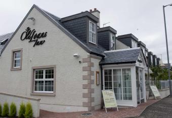 Old Loans Inn has rooms with a private hot tub