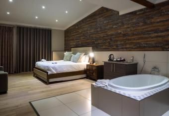 Hotel @ Secunda has Balcony rooms