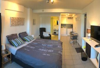 Chez Martine has Balcony rooms