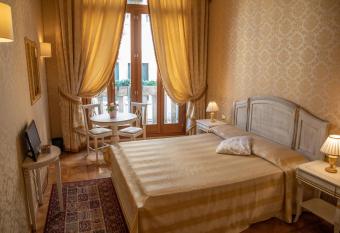 Dimora Al Doge Beato vista canale has Balcony rooms