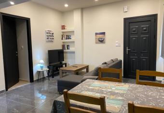 Alexander Apartments has Balcony rooms