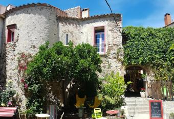 La Tour Du Terroir has Balcony rooms