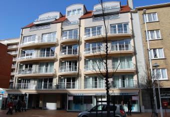 Residentie Hof van Vlaanderen allows 18 year olds to book a room