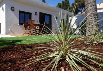 La VILLA SANARY Coeur de Portissol - Parking priv  - Prise recharge voiture has Balcony rooms