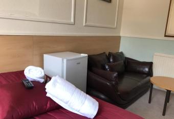 The Manchester Hotel allows 18 year olds to book a room