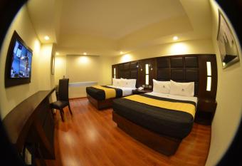 Loa Inn Business Centro Puebla allows 18 year olds to book a room