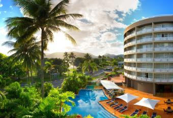 DoubleTree by Hilton Cairns has Balcony rooms