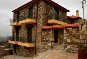 Messana has Balcony rooms