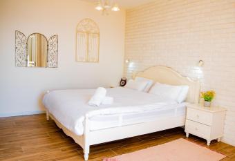 Desert View has rooms with a private hot tub