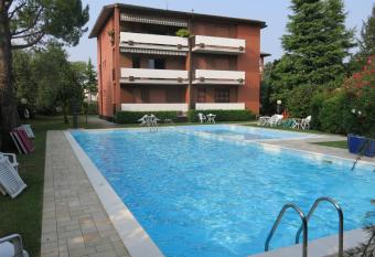 Residenza dei Pini allows 18 year olds to book a room