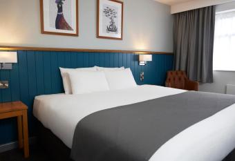 The Bay Horse Hotel allows 18 year olds to book a room