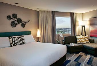 Crown Promenade Perth has rooms with a private hot tub