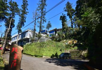 Long Yun Leisure Farm allows 18 year olds to book a room