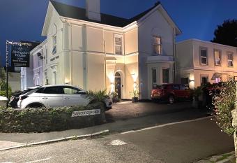 Abingdon House allows 18 year olds to book a room