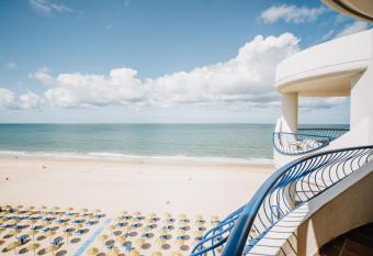 Hotel Playa Victoria allows 18 year olds to book a room