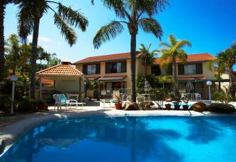 Wolngarin Holiday Resort Noosa allows 18 year olds to book a room