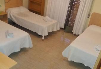 Hostal Jose Luis allows 18 year olds to book a room