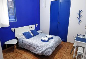 The Dreamers&Co allows 18 year olds to book a room