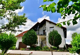 Rooms Toni has Balcony rooms