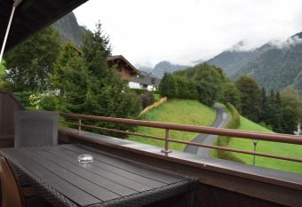 Apartement Karen TOP 35 - by Four Seasons Apartments has Balcony rooms