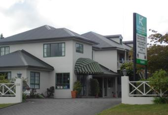 Karaka Tree Motel has Balcony rooms