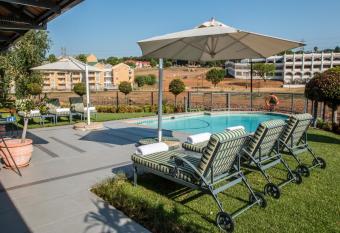 City Lodge Hotel Eastgate allows 18 year olds to book a room